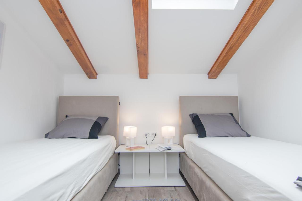 Apartmani Mario Malinska Exteriör bild