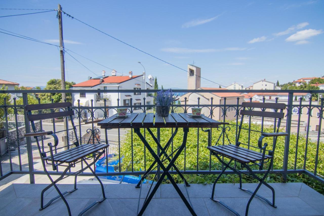 Apartmani Mario Malinska Exteriör bild