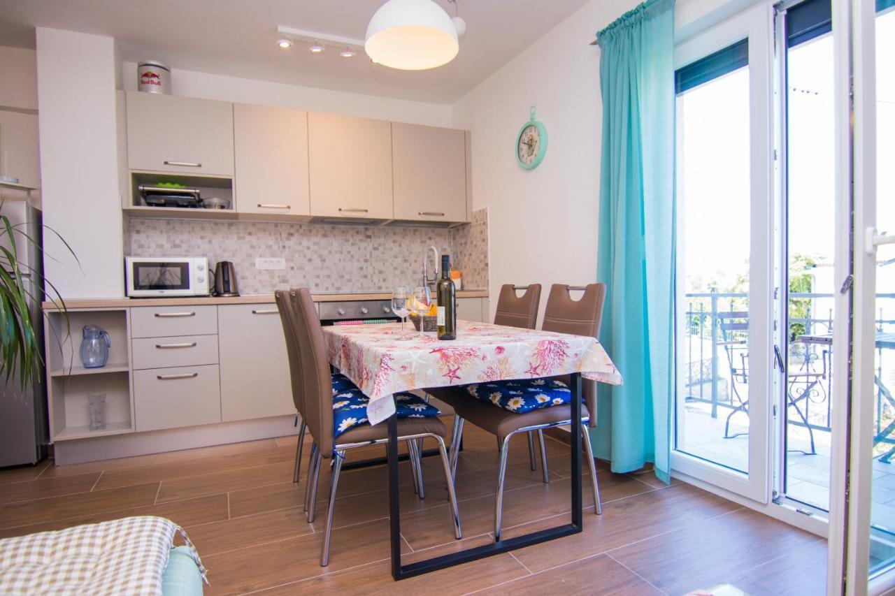 Apartmani Mario Malinska Exteriör bild