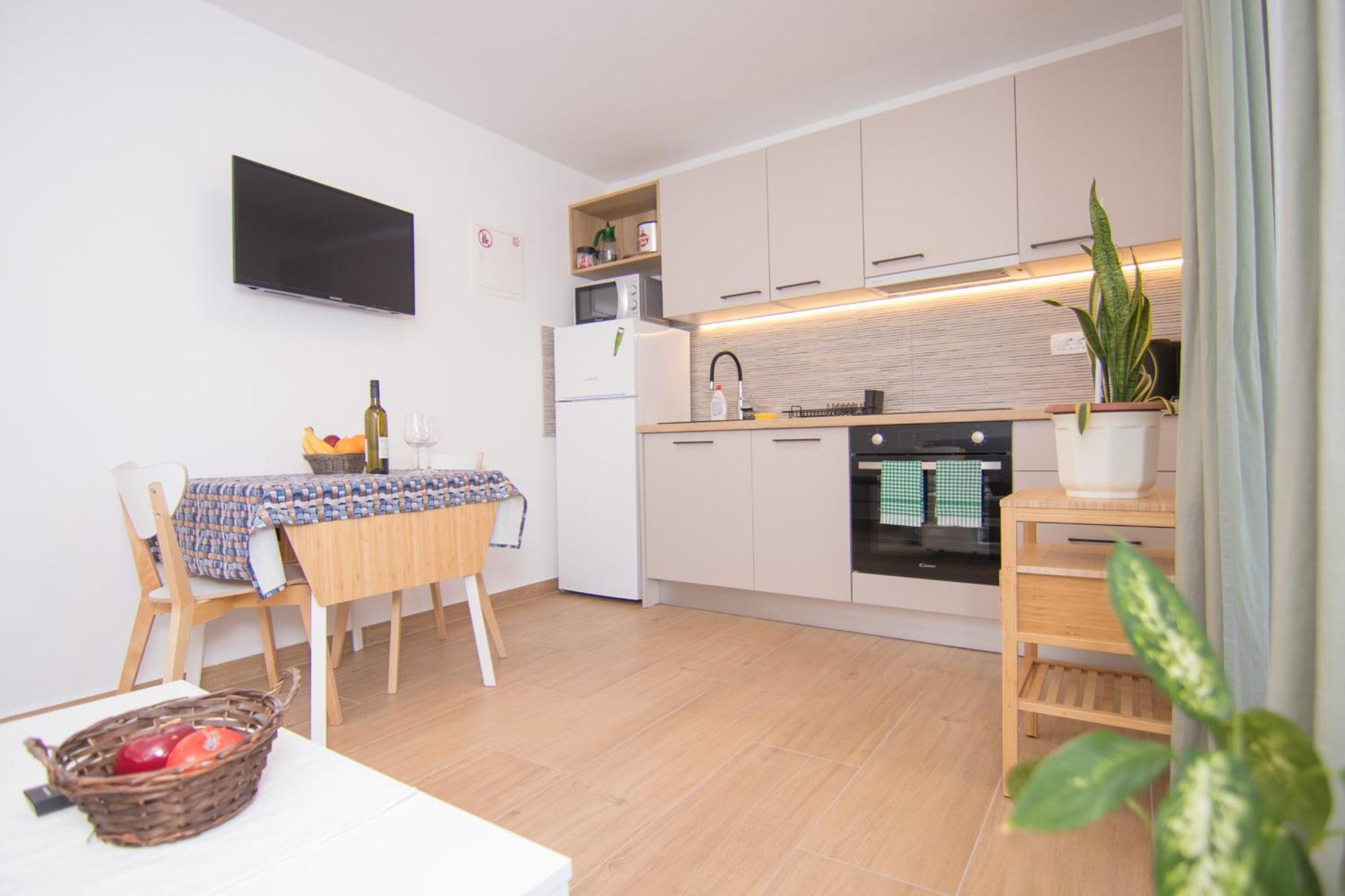 Apartmani Mario Malinska Exteriör bild